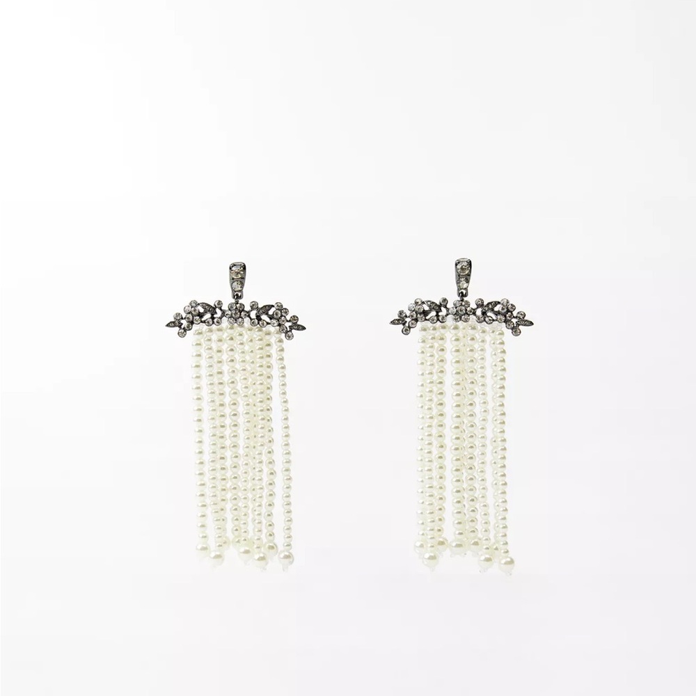 NWOT: Zara Elegant Silver and Pearl Drop Earrings